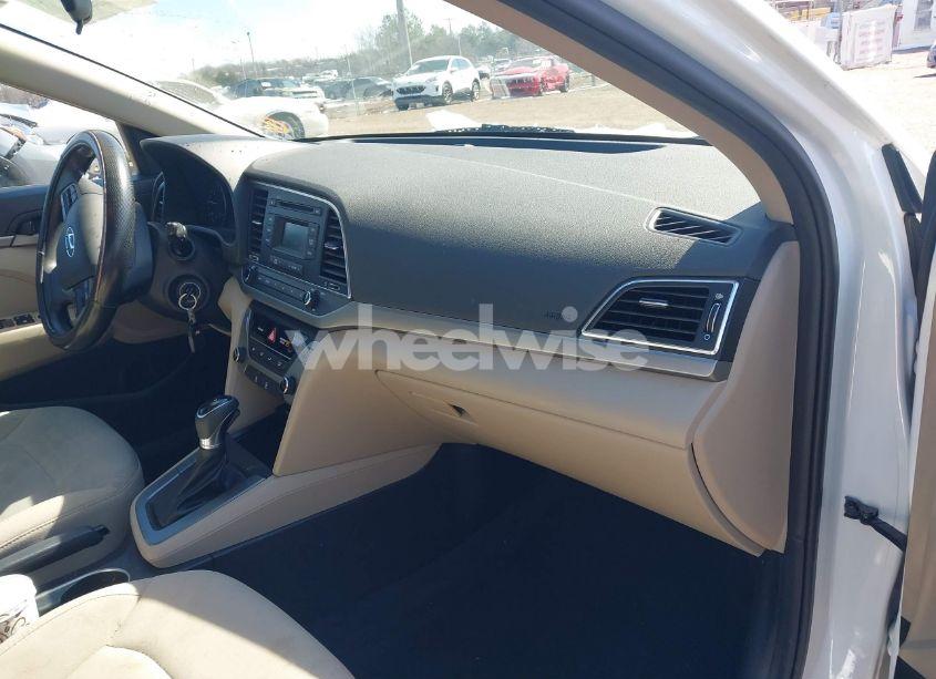 Photo 5 of 2018 Hyundai Elantra SE (VIN 5NPD74LF0JH344288)