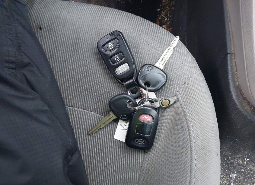 Photo 11 of 2018 Hyundai Elantra SE (VIN 5NPD74LF0JH353461)