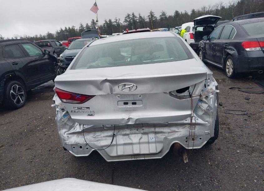 Photo 16 of 2018 Hyundai Elantra SE (VIN 5NPD74LF0JH353461)