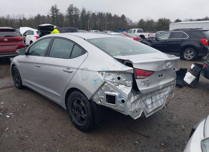 Photo 3 of 2018 Hyundai Elantra SE (VIN 5NPD74LF0JH353461)