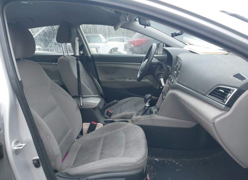 Photo 5 of 2018 Hyundai Elantra SE (VIN 5NPD74LF0JH353461)