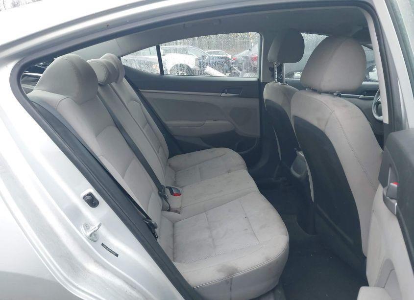 Photo 8 of 2018 Hyundai Elantra SE (VIN 5NPD74LF0JH353461)