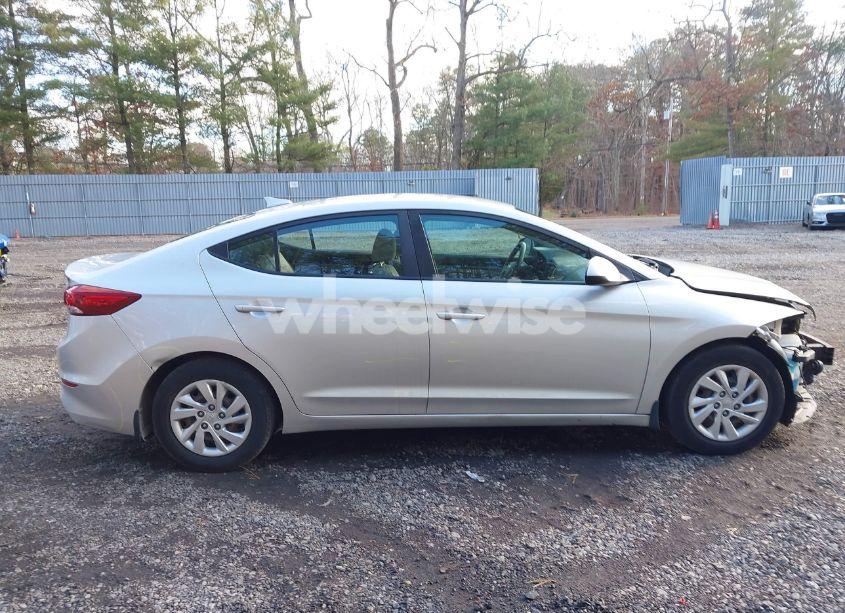Photo 13 of 2018 Hyundai Elantra SE (VIN 5NPD74LF0JH377386)