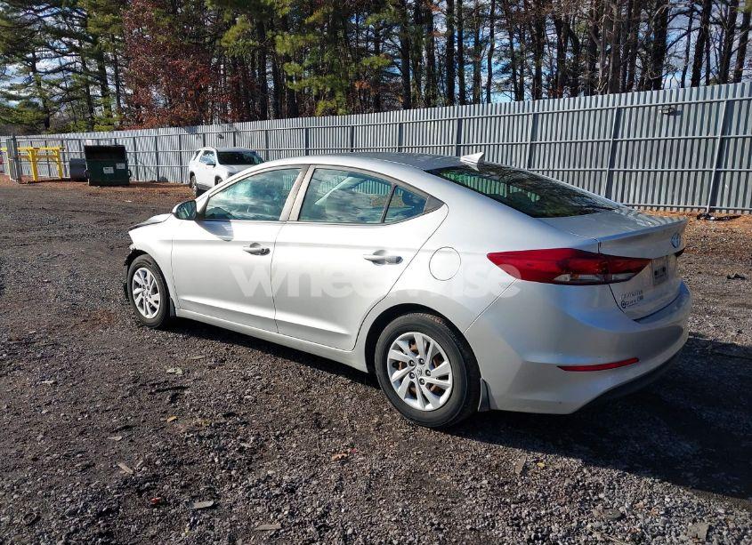 Photo 3 of 2018 Hyundai Elantra SE (VIN 5NPD74LF0JH377386)