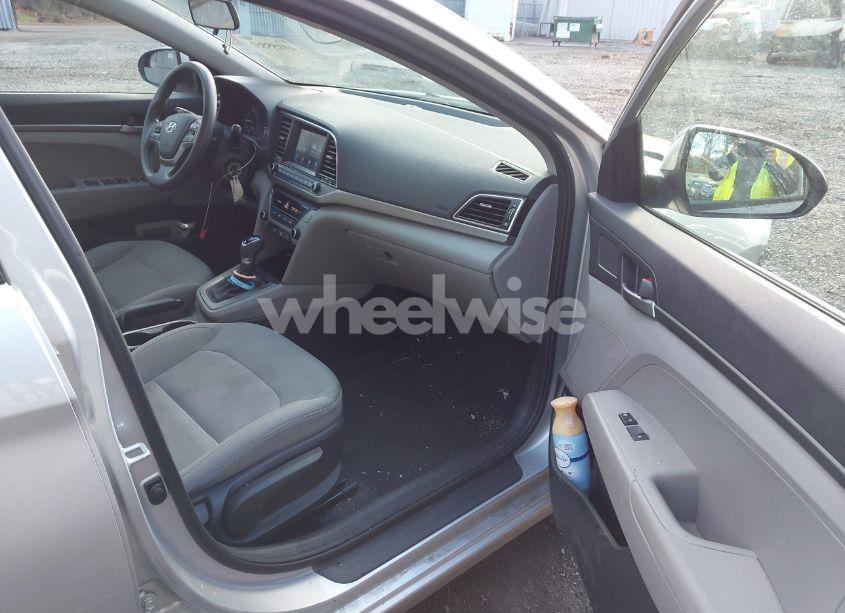 Photo 5 of 2018 Hyundai Elantra SE (VIN 5NPD74LF0JH377386)