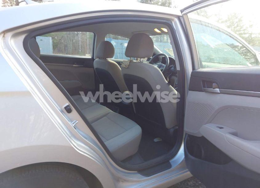 Photo 8 of 2018 Hyundai Elantra SE (VIN 5NPD74LF0JH377386)