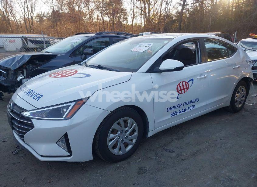 Photo 14 of 2019 Hyundai Elantra SE (VIN 5NPD74LF0KH406242)