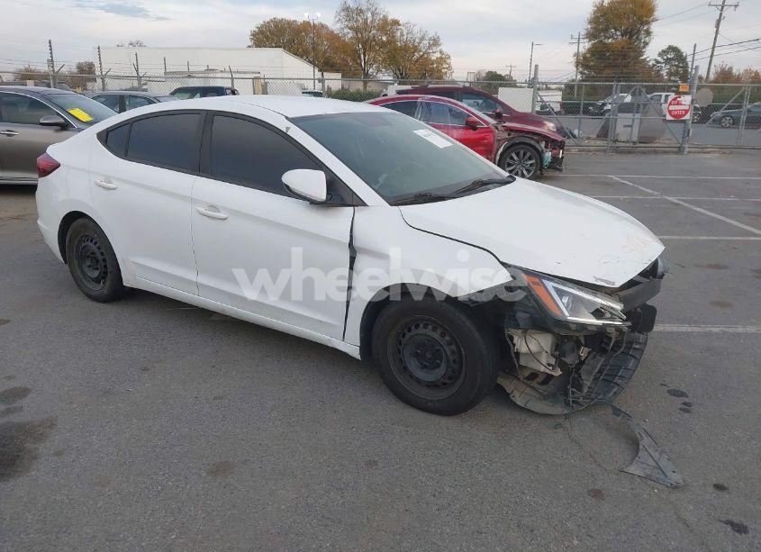 2019 Hyundai Elantra SE (VIN 5NPD74LF0KH430735) main photo