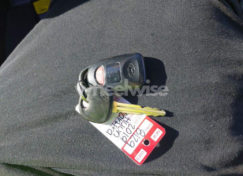 Photo 11 of 2019 Hyundai Elantra SE (VIN 5NPD74LF0KH442495)