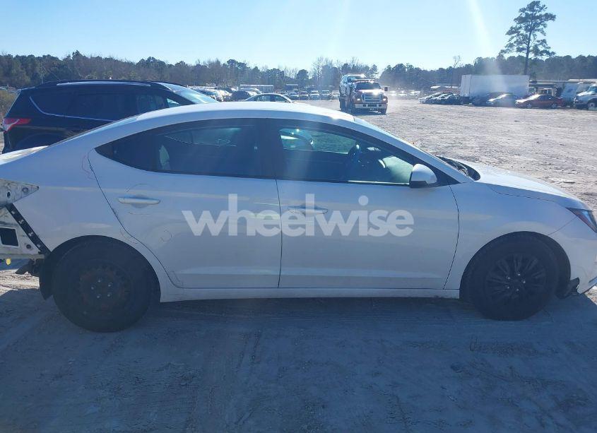 Photo 14 of 2019 Hyundai Elantra SE (VIN 5NPD74LF0KH442495)