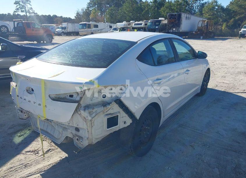 Photo 4 of 2019 Hyundai Elantra SE (VIN 5NPD74LF0KH442495)