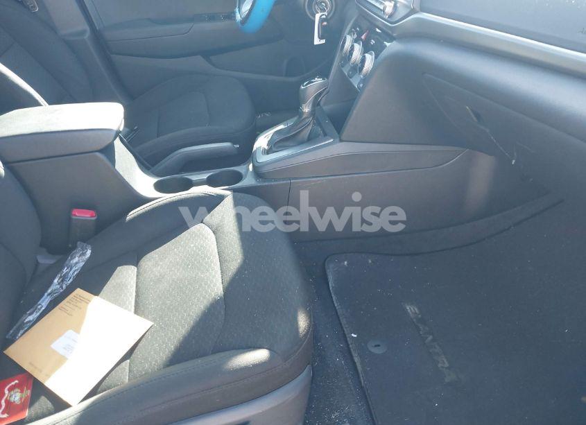 Photo 5 of 2019 Hyundai Elantra SE (VIN 5NPD74LF0KH442495)
