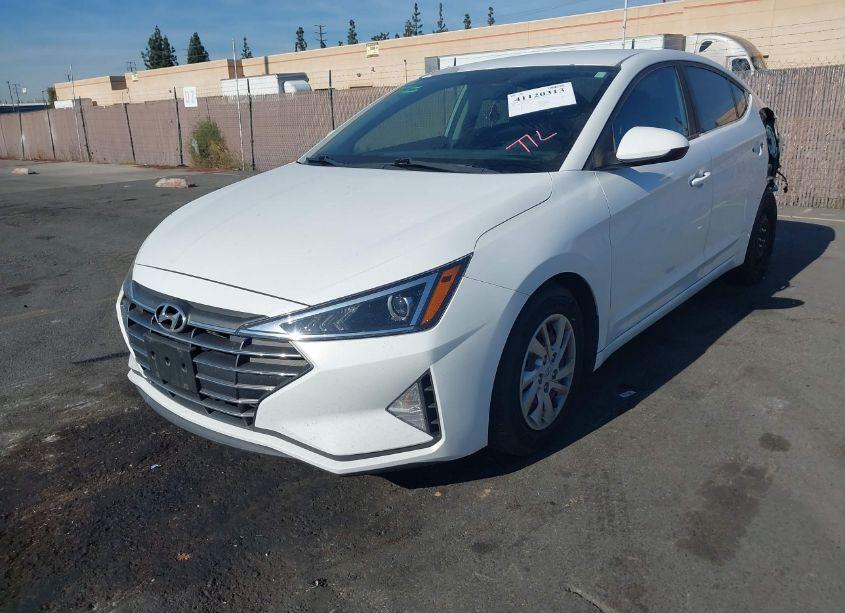 Photo 2 of 2019 Hyundai Elantra SE (VIN 5NPD74LF0KH445686)