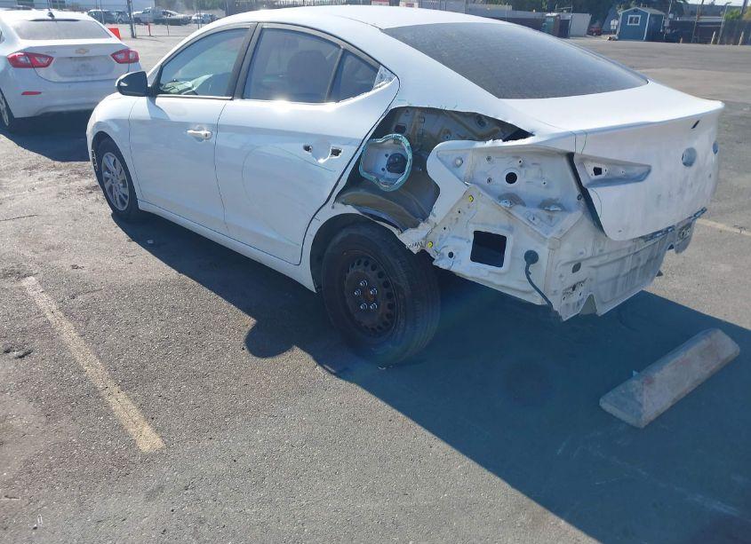 Photo 3 of 2019 Hyundai Elantra SE (VIN 5NPD74LF0KH445686)