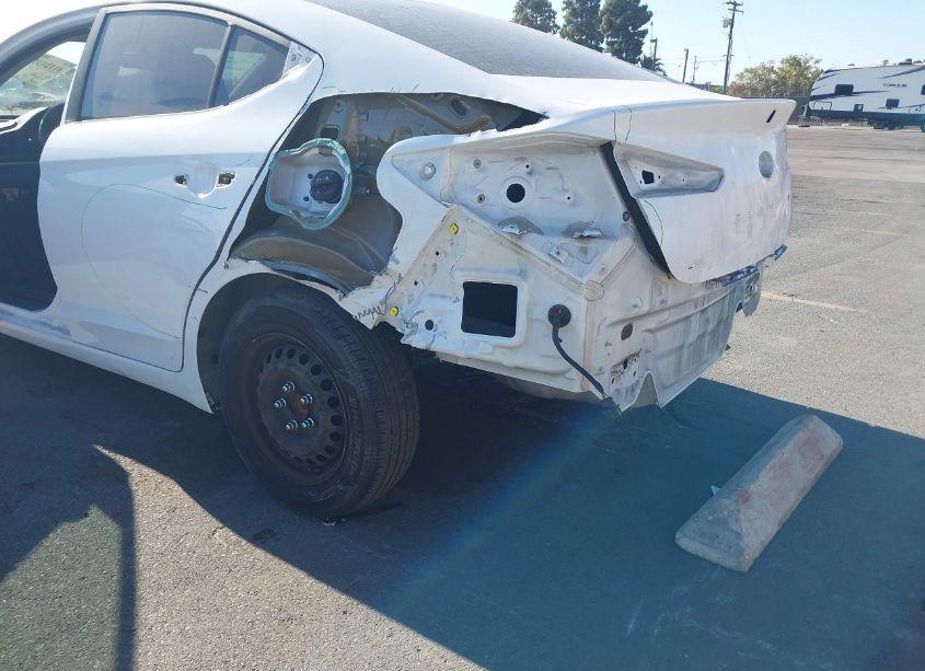 Photo 6 of 2019 Hyundai Elantra SE (VIN 5NPD74LF0KH445686)