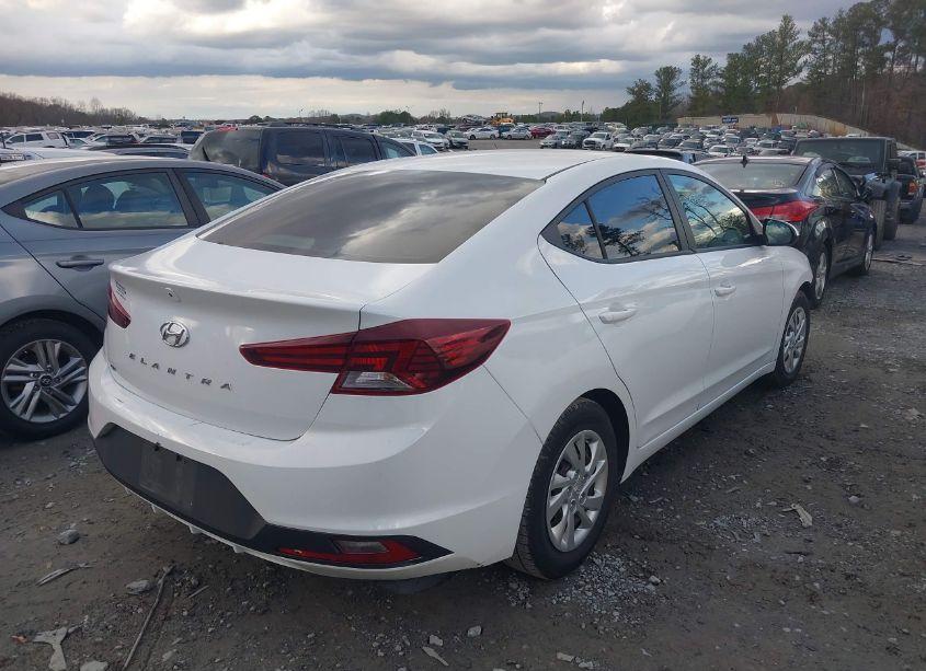 Photo 4 of 2019 Hyundai Elantra SE (VIN 5NPD74LF0KH487193)