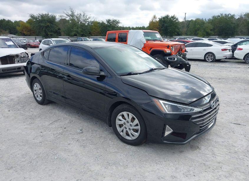 2020 Hyundai Elantra SE (VIN 5NPD74LF0LH560936) main photo