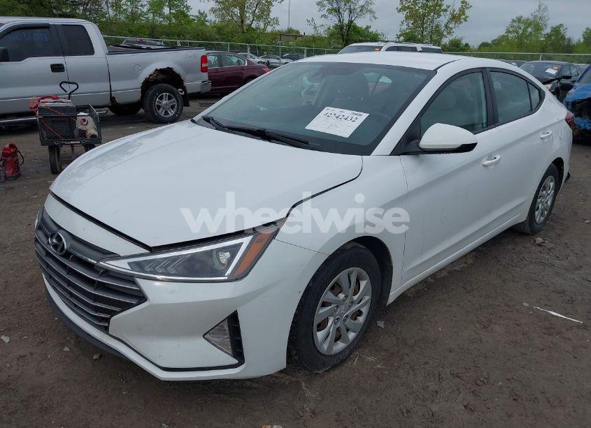 Photo 2 of 2020 Hyundai Elantra SE (VIN 5NPD74LF0LH609195)