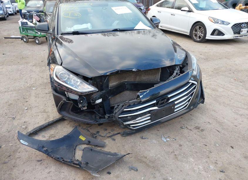 Photo 6 of 2017 Hyundai Elantra SE (VIN 5NPD74LF1HH110977)