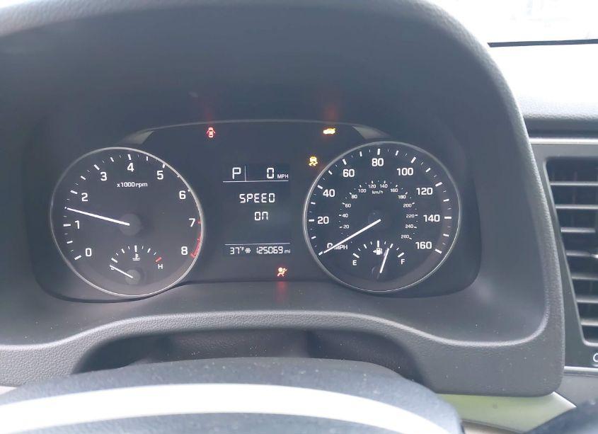 Photo 7 of 2017 Hyundai Elantra SE (VIN 5NPD74LF1HH110977)