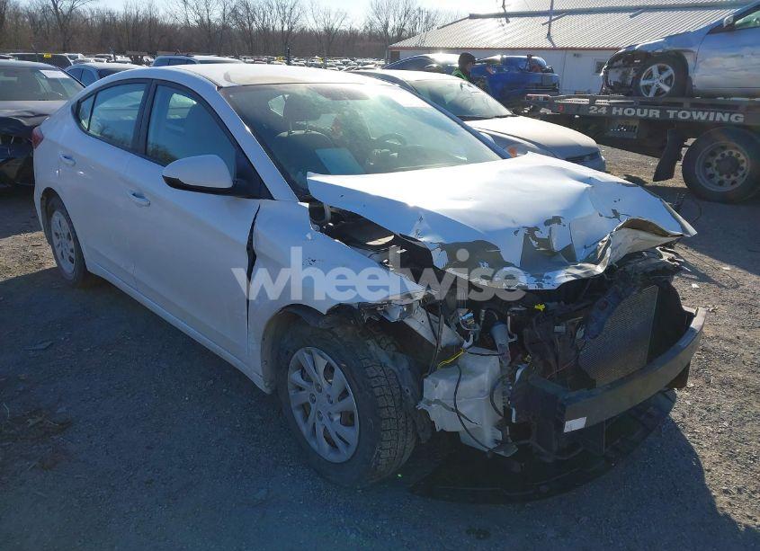 2017 Hyundai Elantra SE (VIN 5NPD74LF1HH139654) main photo