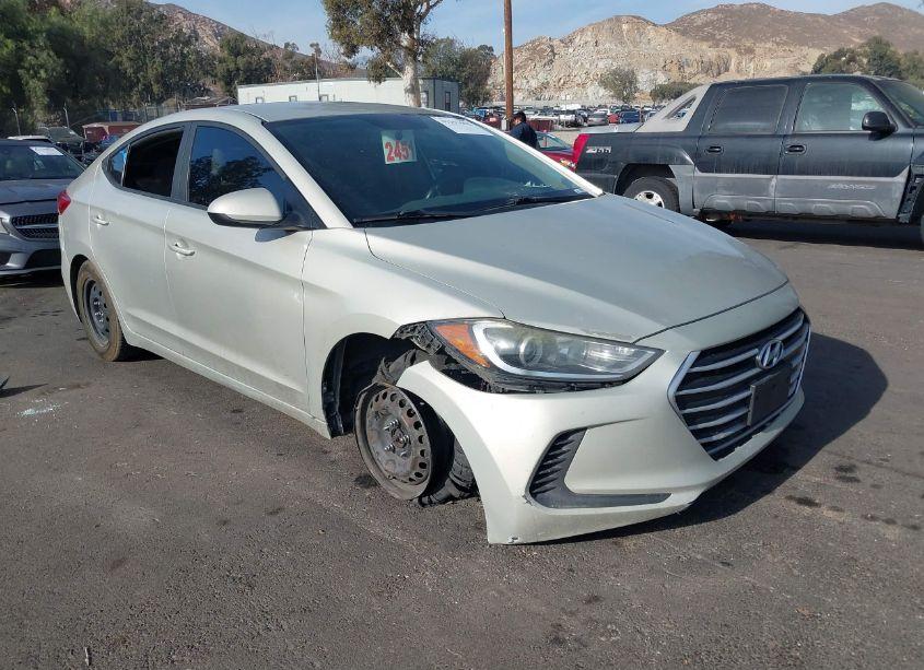 2017 Hyundai Elantra SE (VIN 5NPD74LF1HH166644) main photo