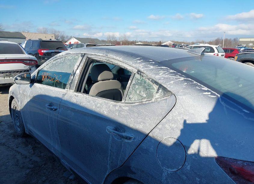 Photo 6 of 2017 Hyundai Elantra SE (VIN 5NPD74LF1HH168099)