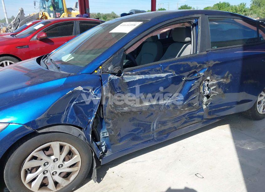 Photo 6 of 2017 Hyundai Elantra SE (VIN 5NPD74LF1HH186585)