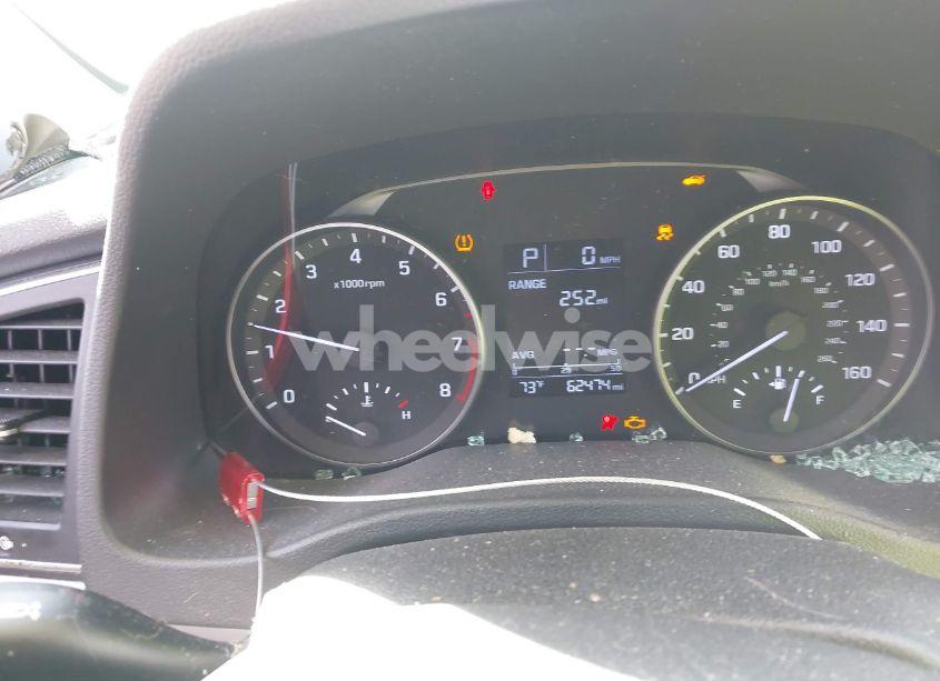 Photo 7 of 2017 Hyundai Elantra SE (VIN 5NPD74LF1HH186585)