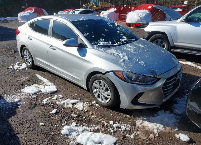 2017 Hyundai Elantra SE (VIN 5NPD74LF1HH193925) main photo