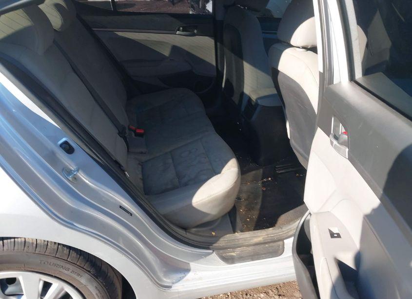 Photo 8 of 2017 Hyundai Elantra SE (VIN 5NPD74LF1HH193925)