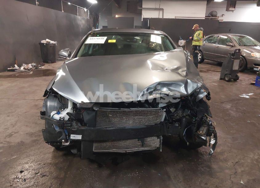 Photo 12 of 2018 Hyundai Elantra SE (VIN 5NPD74LF1JH253479)