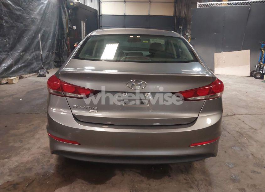 Photo 16 of 2018 Hyundai Elantra SE (VIN 5NPD74LF1JH253479)