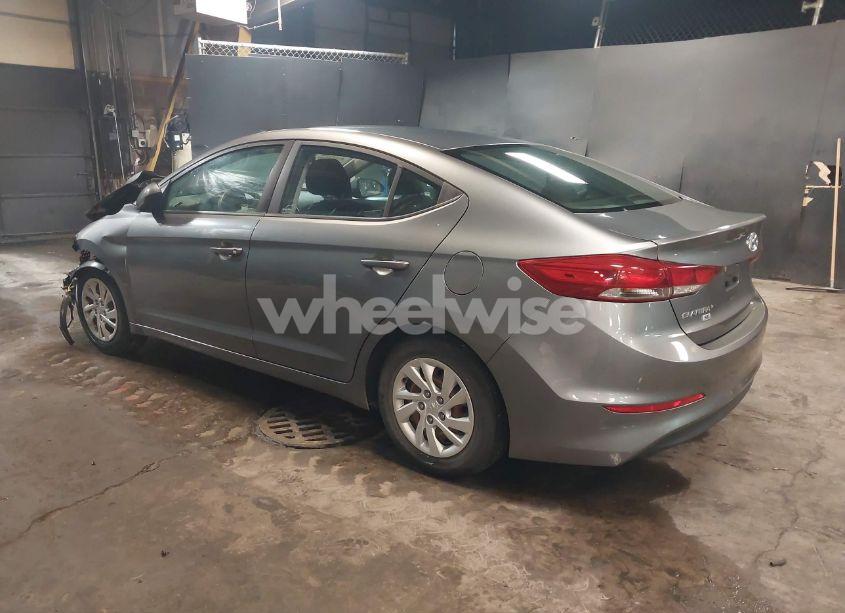 Photo 3 of 2018 Hyundai Elantra SE (VIN 5NPD74LF1JH253479)