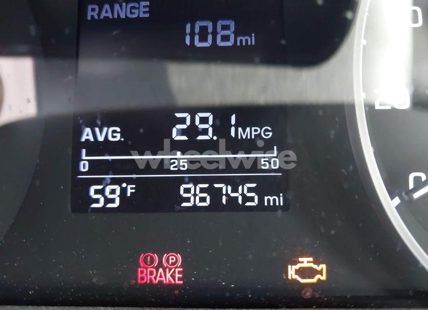 Photo 16 of 2018 Hyundai Elantra SE (VIN 5NPD74LF1JH278155)