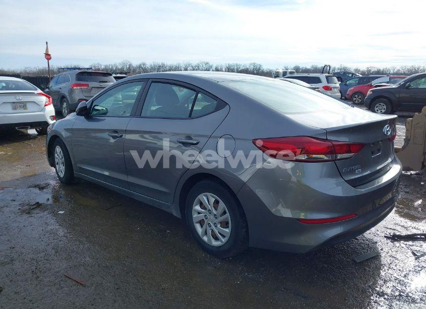 Photo 3 of 2018 Hyundai Elantra SE (VIN 5NPD74LF1JH278155)