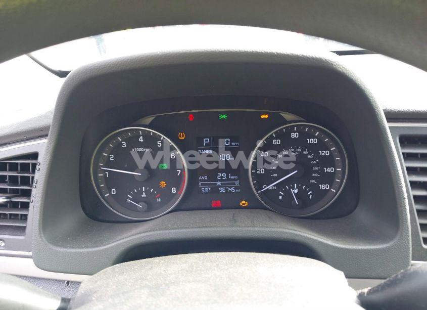 Photo 7 of 2018 Hyundai Elantra SE (VIN 5NPD74LF1JH278155)