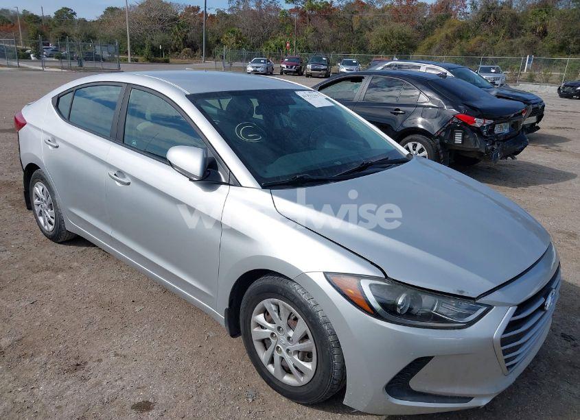 2018 Hyundai Elantra SE (VIN 5NPD74LF1JH294808) main photo