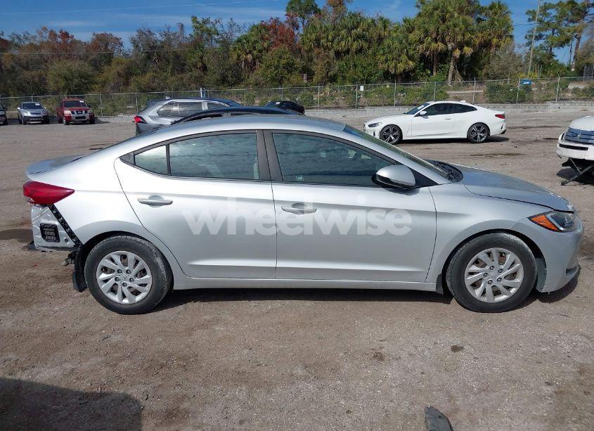 Photo 13 of 2018 Hyundai Elantra SE (VIN 5NPD74LF1JH294808)