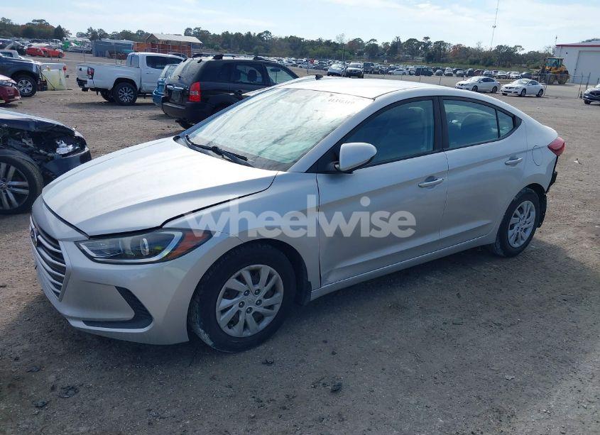 Photo 2 of 2018 Hyundai Elantra SE (VIN 5NPD74LF1JH294808)