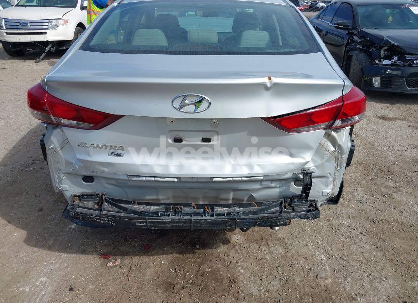 Photo 6 of 2018 Hyundai Elantra SE (VIN 5NPD74LF1JH294808)