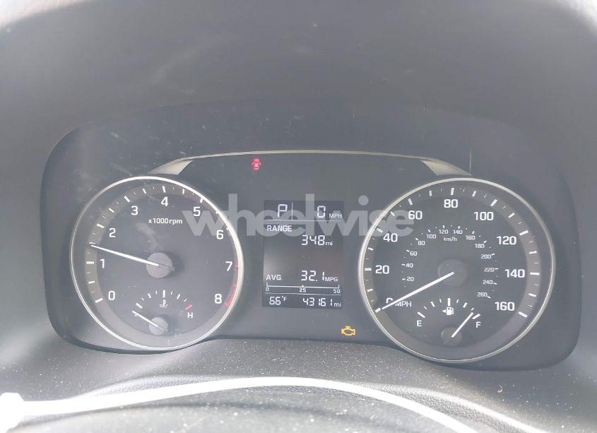 Photo 7 of 2018 Hyundai Elantra SE (VIN 5NPD74LF1JH294808)