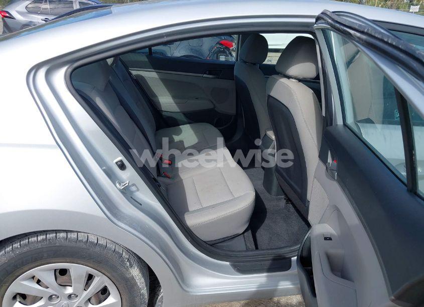 Photo 8 of 2018 Hyundai Elantra SE (VIN 5NPD74LF1JH294808)