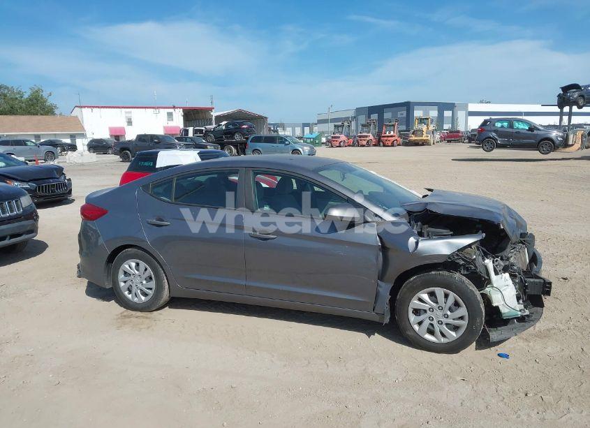 Photo 13 of 2018 Hyundai Elantra SE (VIN 5NPD74LF1JH336992)