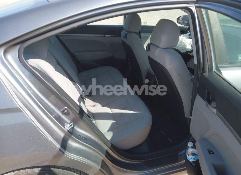 Photo 8 of 2018 Hyundai Elantra SE (VIN 5NPD74LF1JH336992)