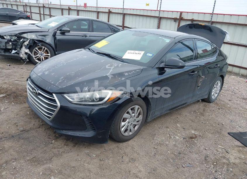 Photo 2 of 2018 Hyundai Elantra SE (VIN 5NPD74LF1JH342081)