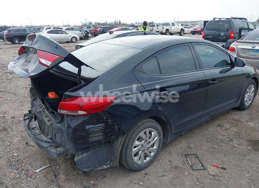 Photo 4 of 2018 Hyundai Elantra SE (VIN 5NPD74LF1JH342081)