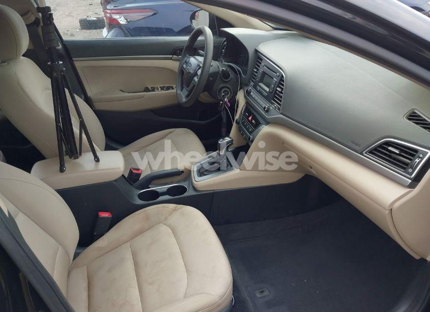 Photo 5 of 2018 Hyundai Elantra SE (VIN 5NPD74LF1JH342081)