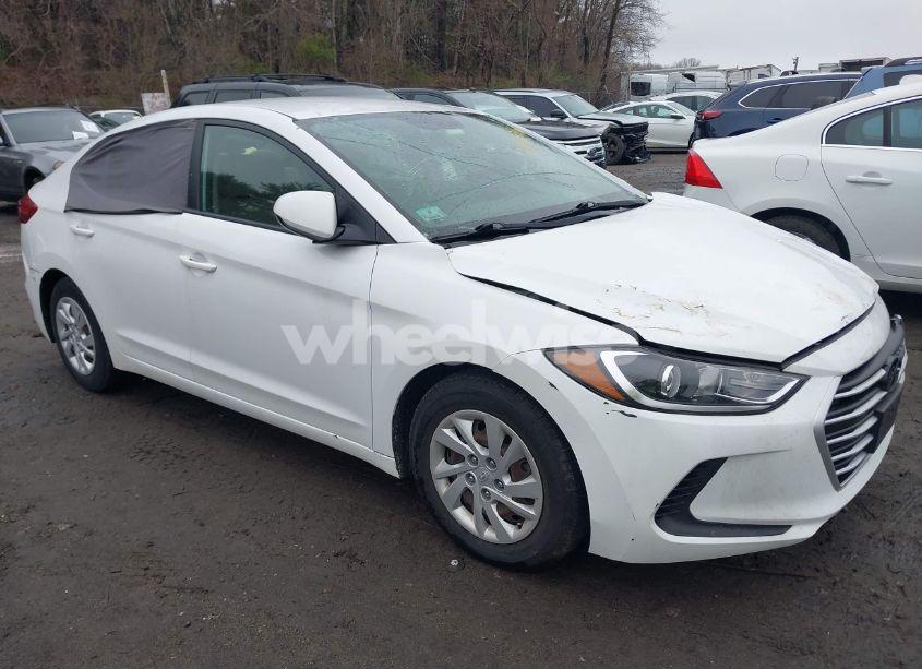 2018 Hyundai Elantra SE (VIN 5NPD74LF1JH351377) main photo