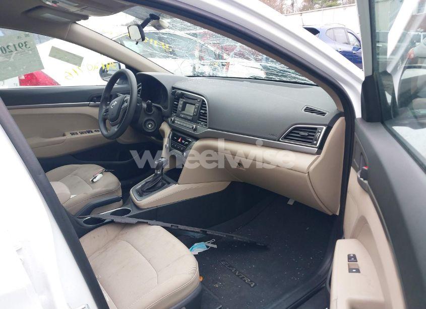 Photo 5 of 2018 Hyundai Elantra SE (VIN 5NPD74LF1JH351377)